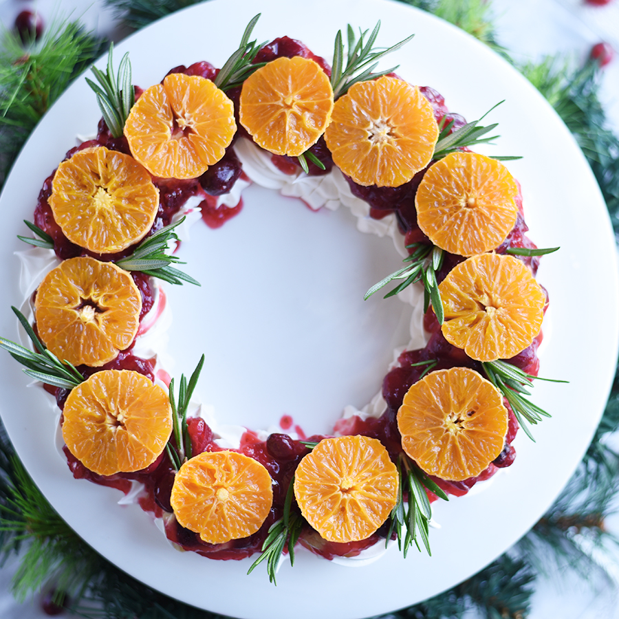 Pavlova cake wreath with whiskey and cranberries | Yellow Chimney